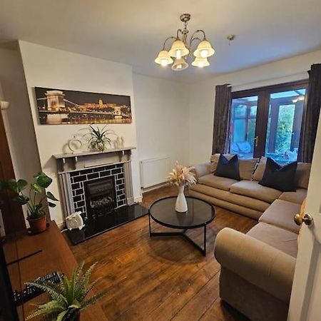 Quiet Family Home Tettenhall 외부 사진