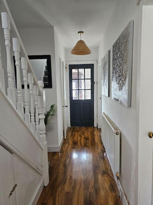 Quiet Family Home Tettenhall 외부 사진