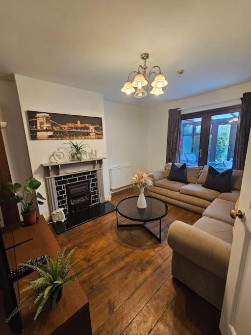 Quiet Family Home Tettenhall 외부 사진